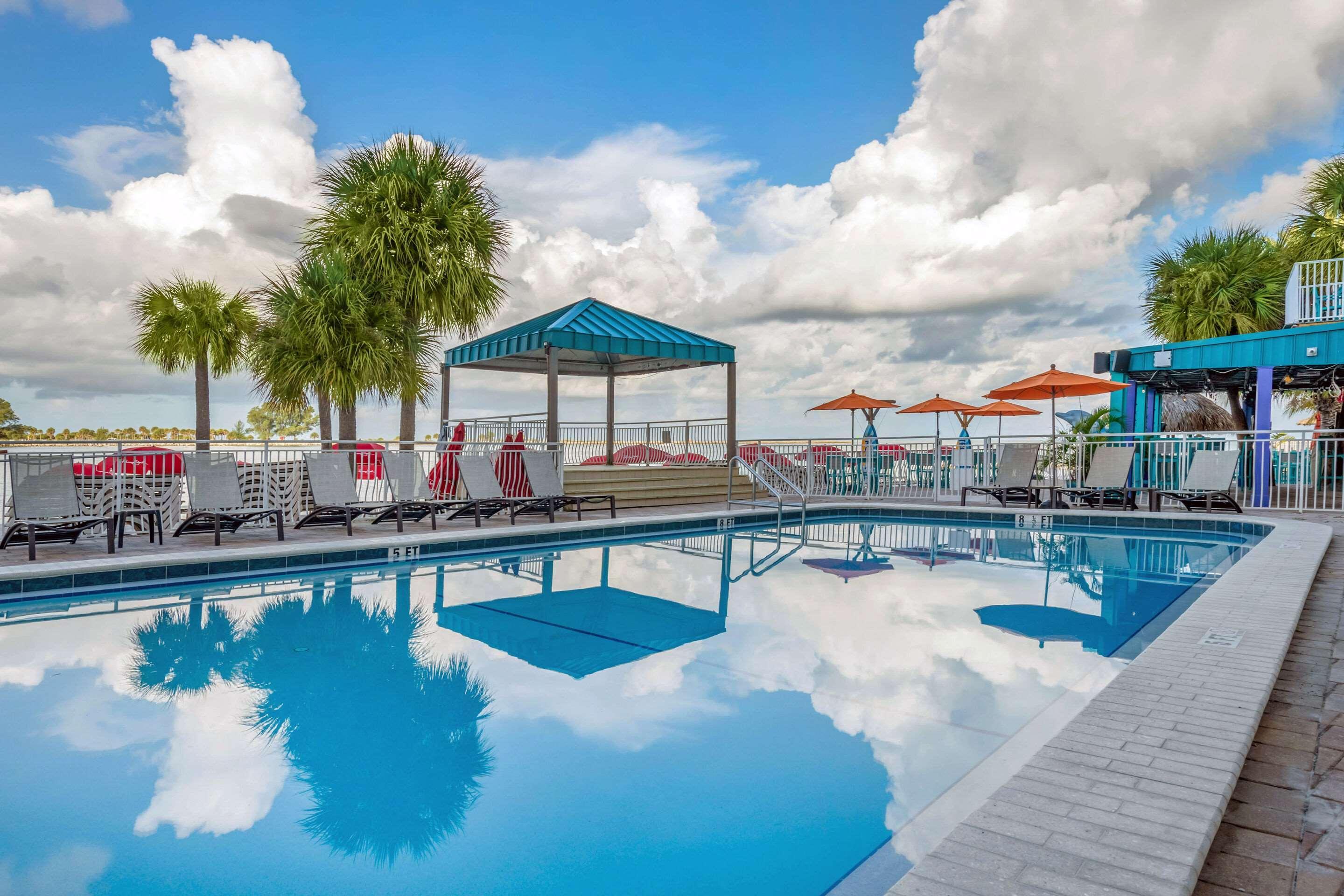 Winter The Dolphin'S Beach Club, Ascend Hotel Collection Clearwater Beach Extérieur photo
