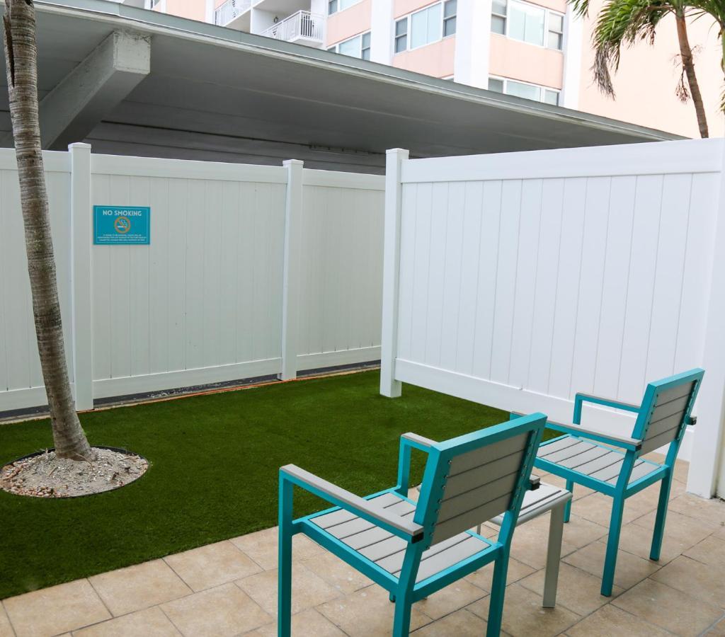 Winter The Dolphin'S Beach Club, Ascend Hotel Collection Clearwater Beach Extérieur photo