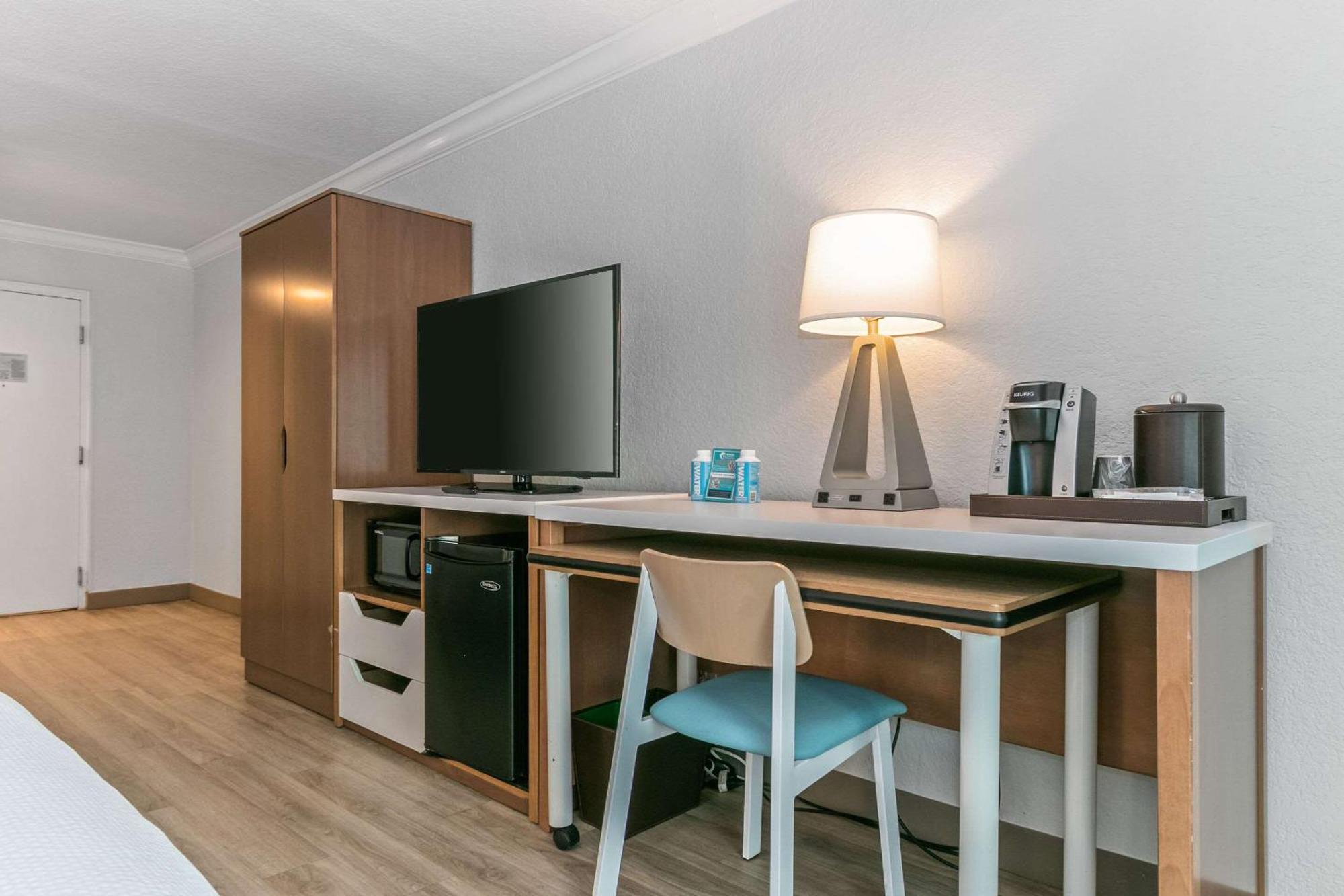 Winter The Dolphin'S Beach Club, Ascend Hotel Collection Clearwater Beach Extérieur photo