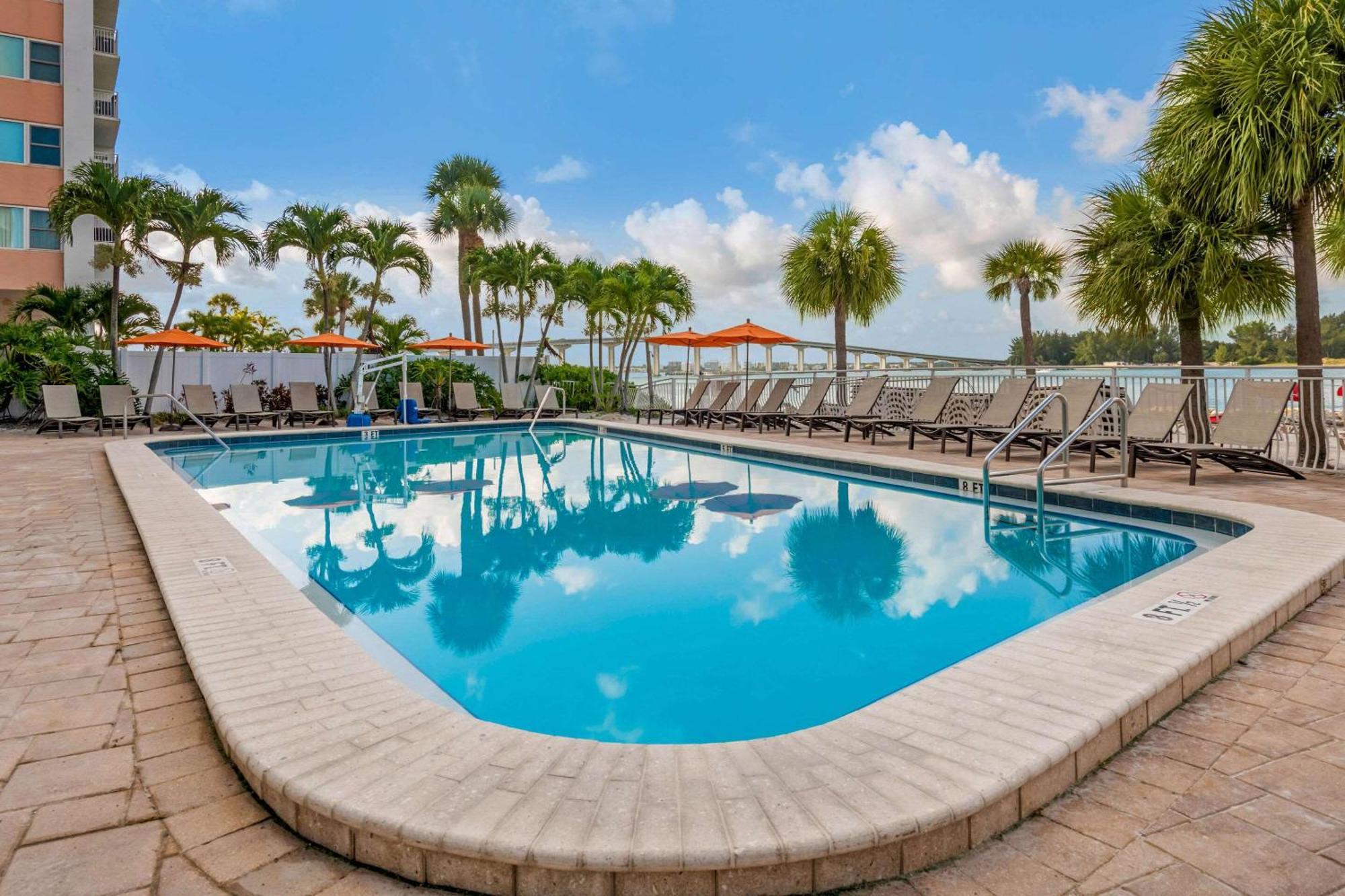 Winter The Dolphin'S Beach Club, Ascend Hotel Collection Clearwater Beach Extérieur photo
