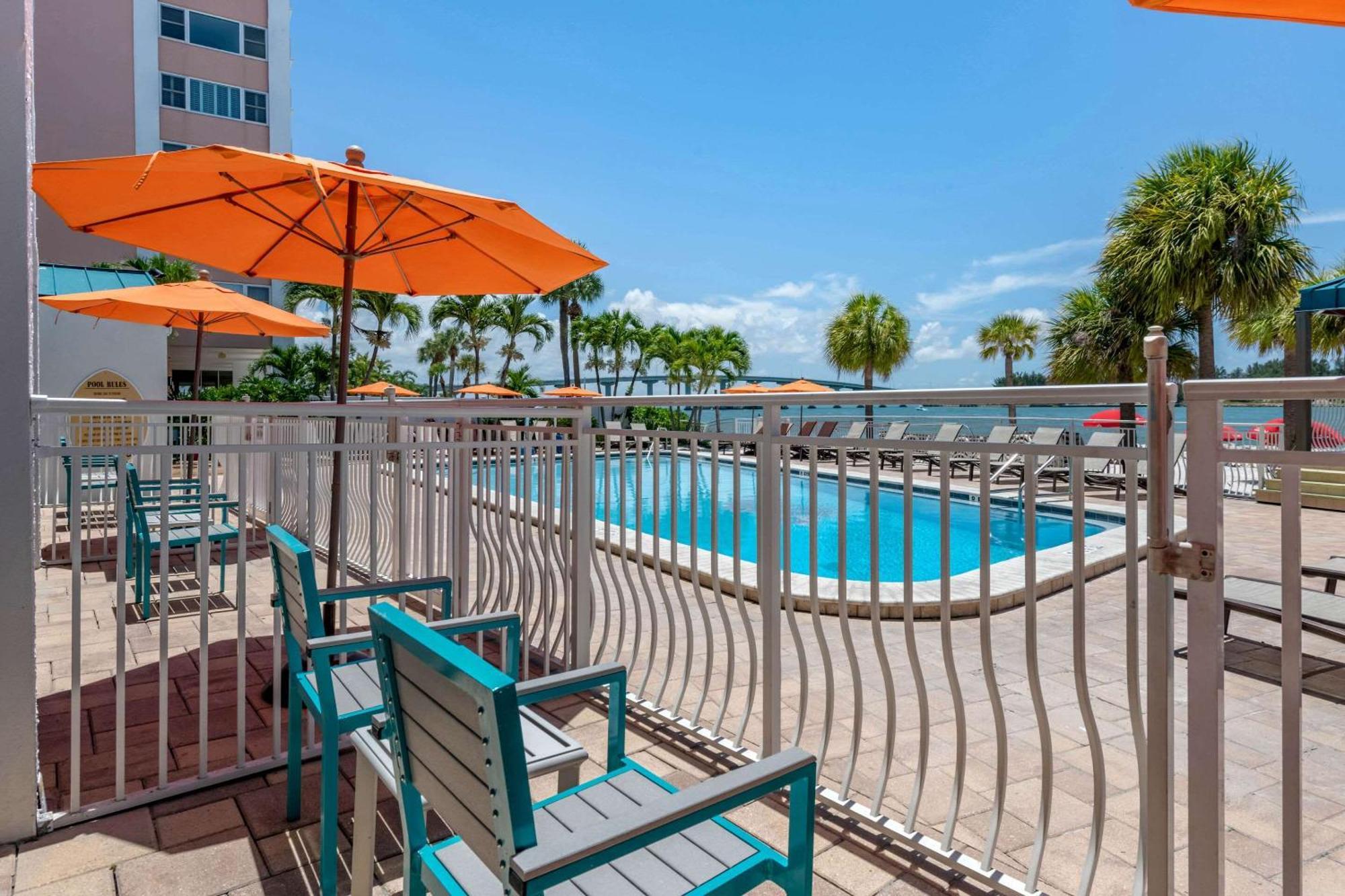 Winter The Dolphin'S Beach Club, Ascend Hotel Collection Clearwater Beach Extérieur photo