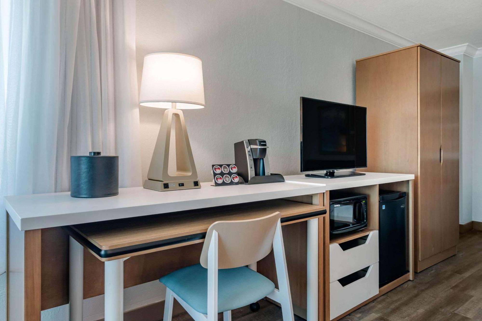 Winter The Dolphin'S Beach Club, Ascend Hotel Collection Clearwater Beach Extérieur photo